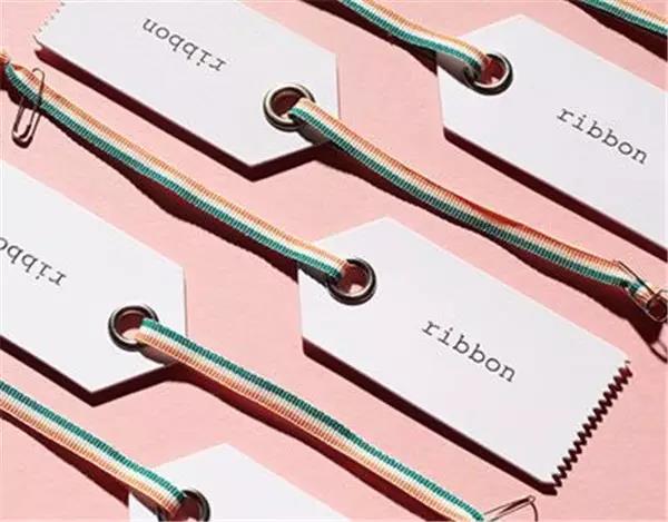 服裝吊牌設計印刷廠家講述服裝吊牌的作用